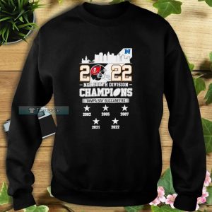 2022 NFC South Division Champions Skyline Buccaneers Sweatshirt 5