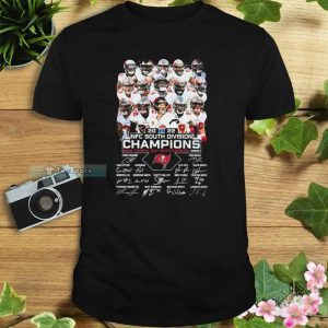 Buccaneers Team 2022 NFC South Division Champions Signatures Shirt
