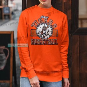 Auburn Tigers Basketball Mascot Pattern Long Sleeve Shirt
