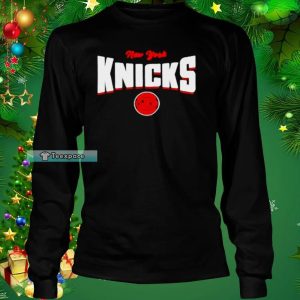New York Knicks Word Arch Graphic Long Sleeve Shirt