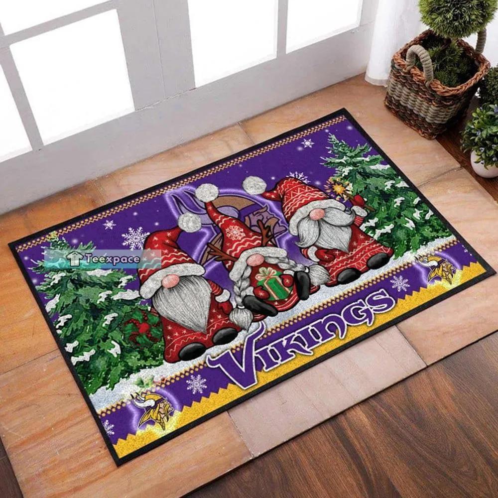 Minnesota Vikings Gnomes Christmas Doormat 1