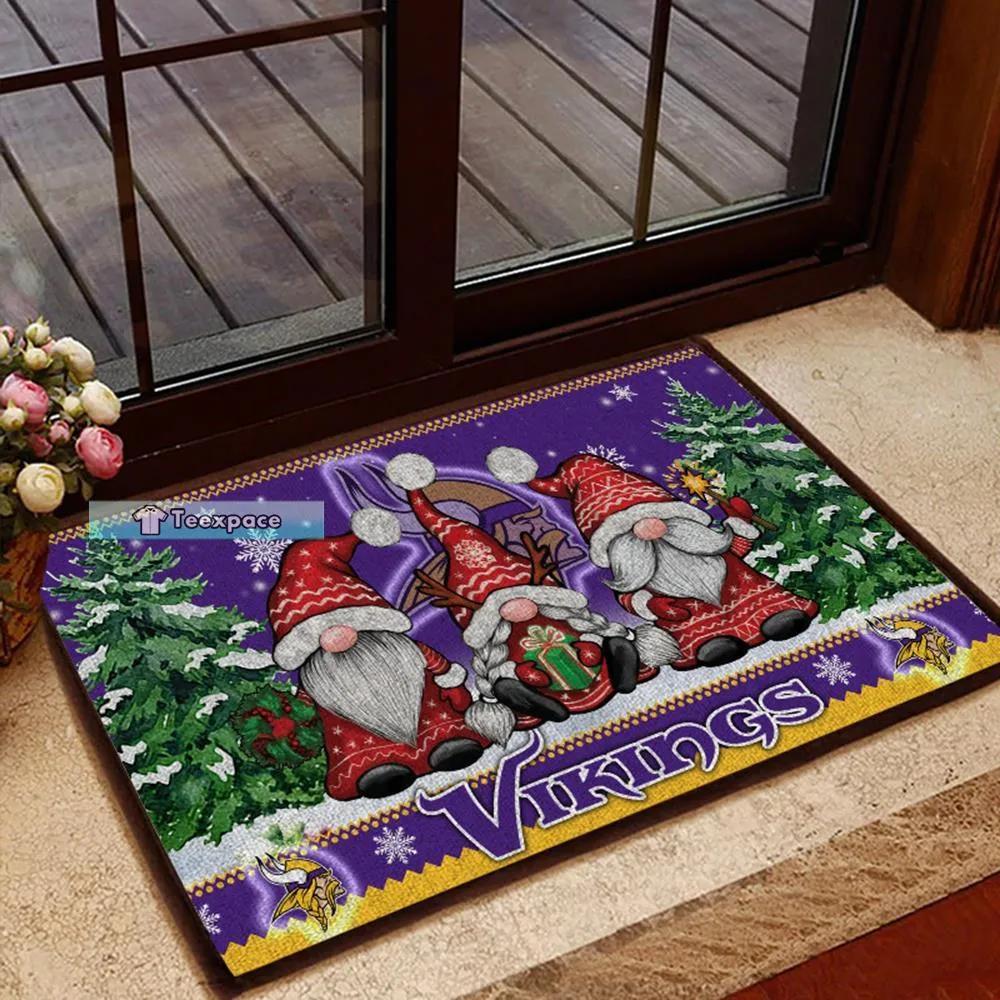 Minnesota Vikings Gnomes Christmas Doormat 2