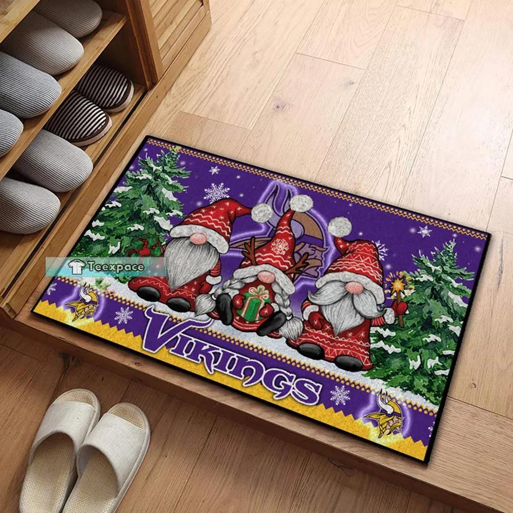 Minnesota Vikings Gnomes Christmas Doormat 3