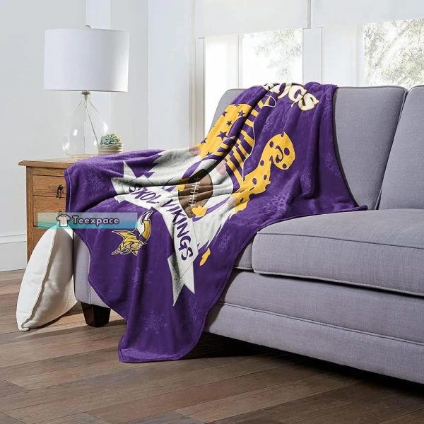 Minnesota Vikings Gnomie Christmas Throw Blanket
