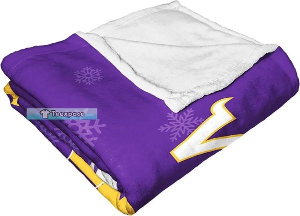 Minnesota Vikings Gnomie Christmas Throw Blanket
