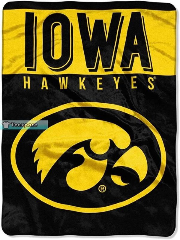Iowa Hawkeyes Circle Logo Letter Fuzzy Blanket