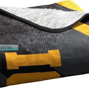 Iowa Hawkeyes Gifts Lightning Texture Fleece Blanket 1