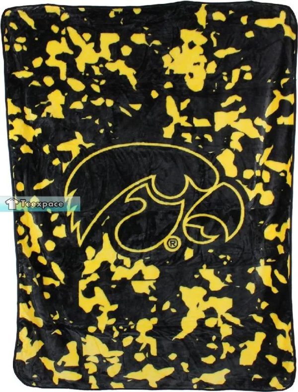 Iowa Hawkeyes Gitfs Brush Pattern Fleece Blanket