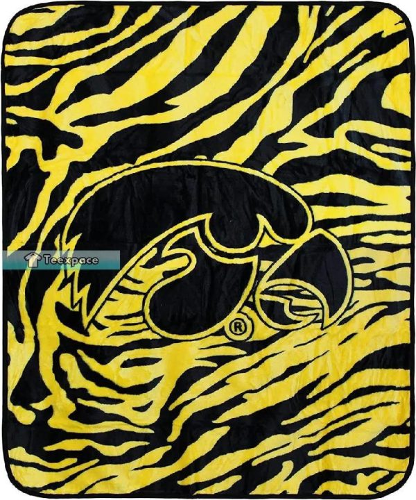 Iowa Hawkeyes Gitfs Zebra Texture Throw Blanket