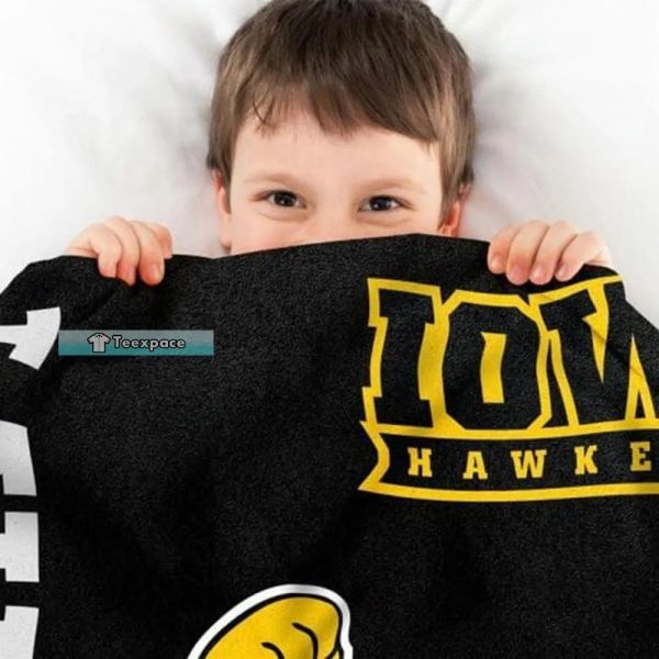 Iowa Hawkeyes Mascot Stripes Pattern Throw Blanket